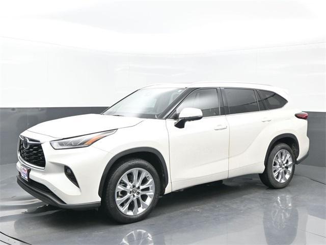 used 2020 Toyota Highlander car, priced at $27,450