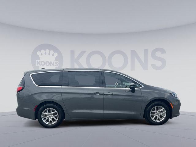 used 2025 Chrysler Pacifica car, priced at $28,005