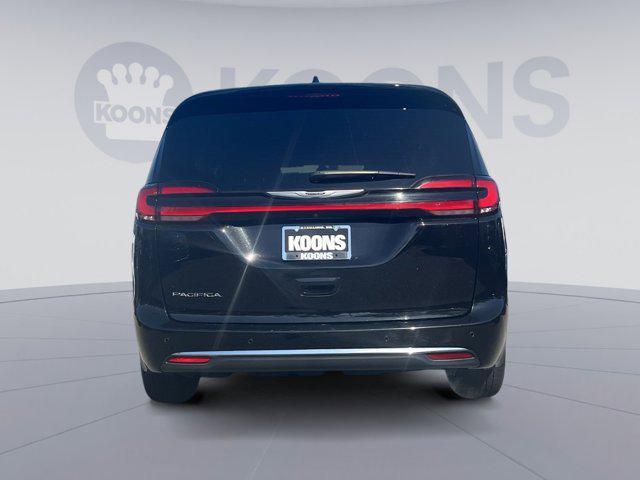 used 2025 Chrysler Pacifica car, priced at $26,000
