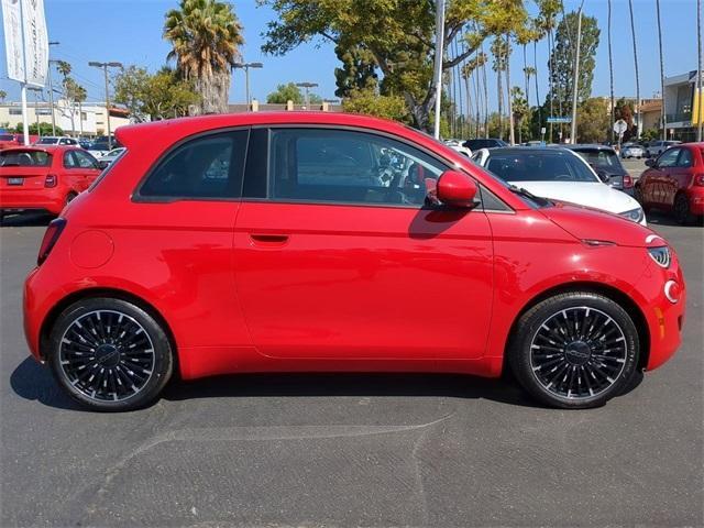 new 2024 FIAT 500e car, priced at $34,095