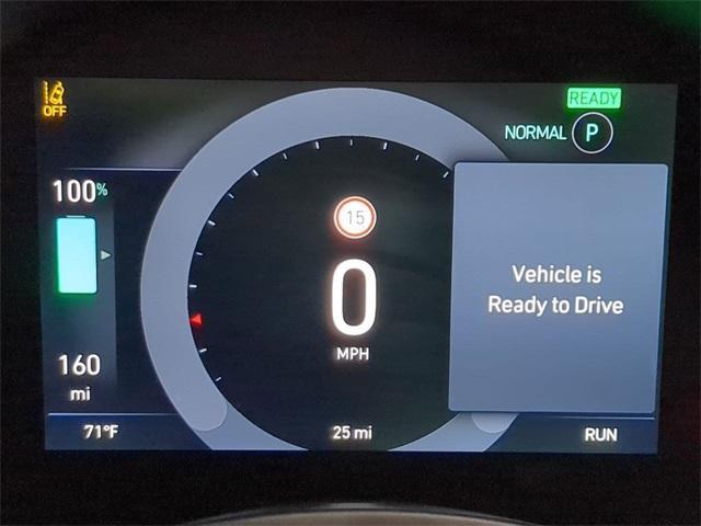 new 2025 FIAT 500e car, priced at $37,495