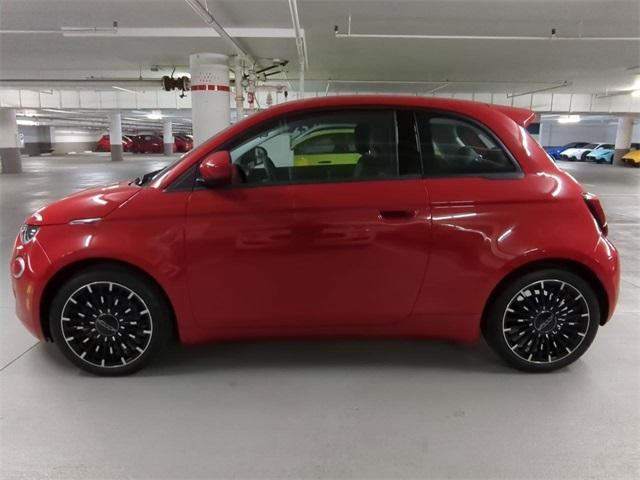new 2024 FIAT 500e car, priced at $34,095