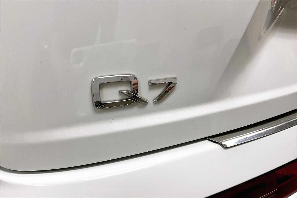used 2019 Audi Q7 car, priced at $17,500