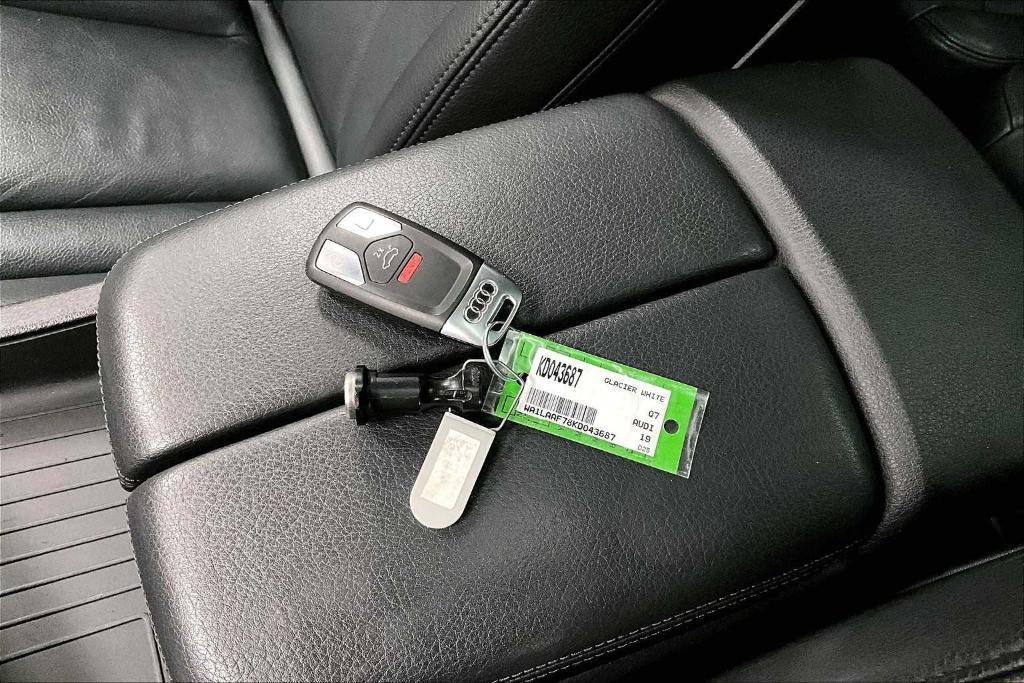 used 2019 Audi Q7 car, priced at $17,500