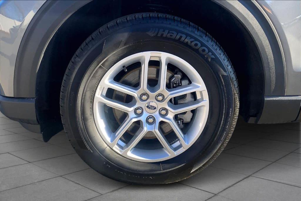 used 2025 Ford Explorer car, priced at $39,568