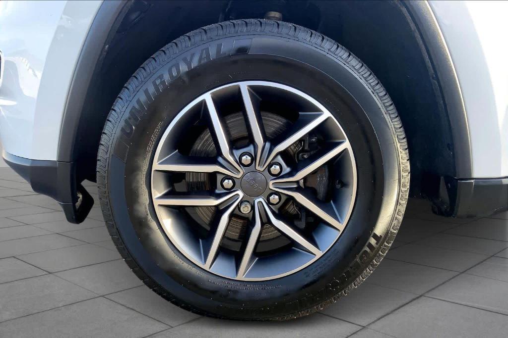 used 2021 Jeep Grand Cherokee car, priced at $23,551