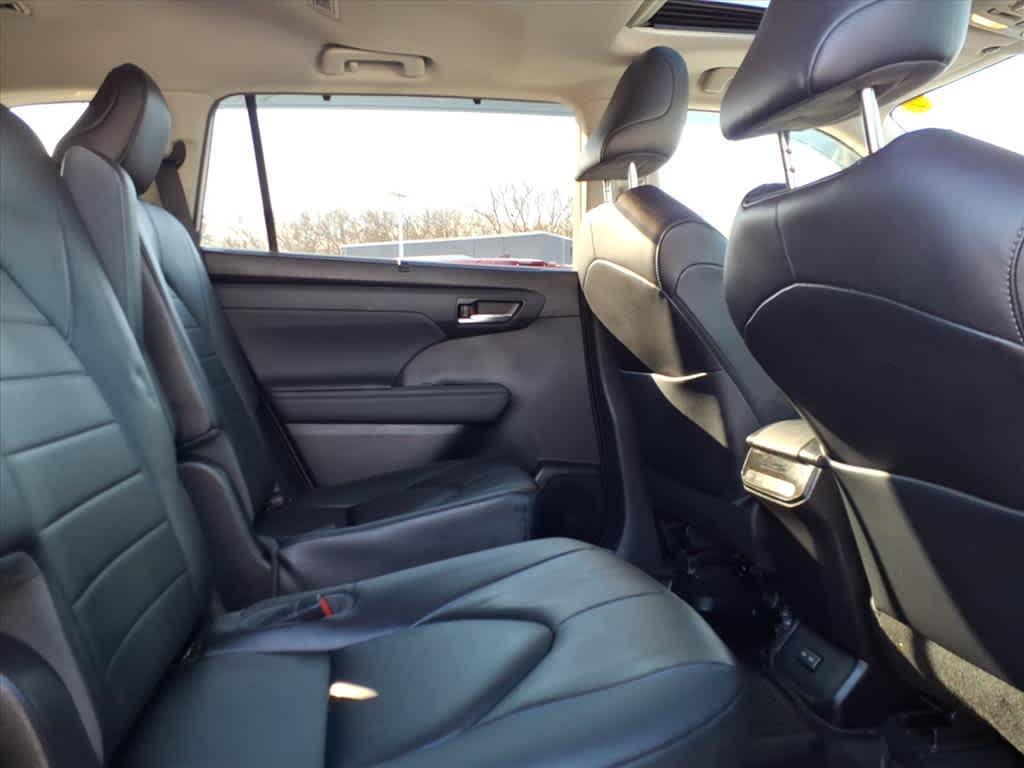 used 2023 Toyota Highlander car, priced at $36,967