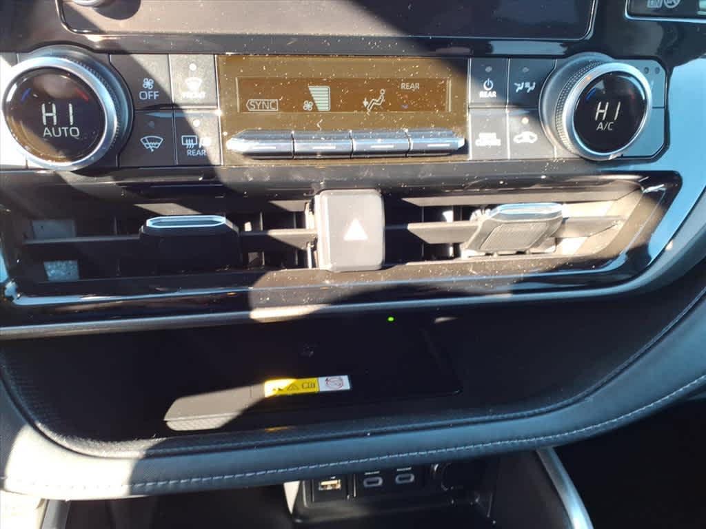 used 2023 Toyota Highlander car, priced at $36,967