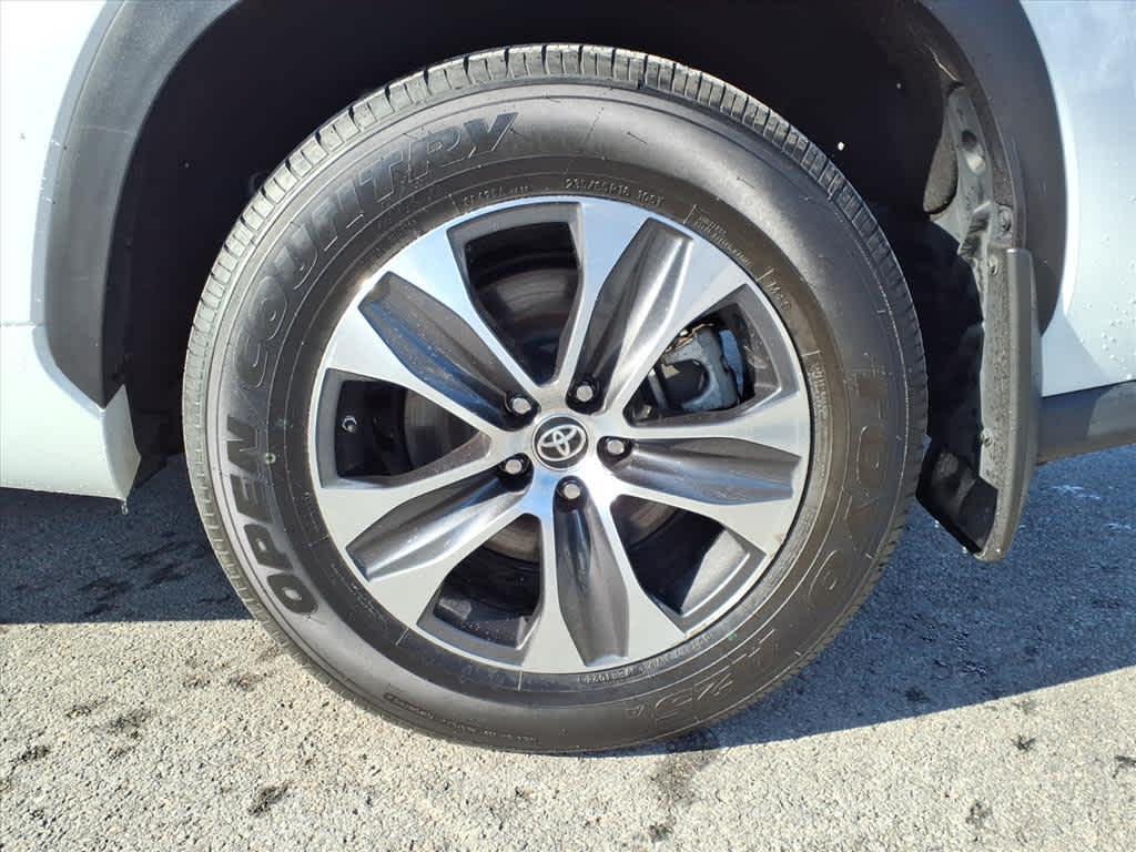 used 2023 Toyota Highlander car, priced at $36,967