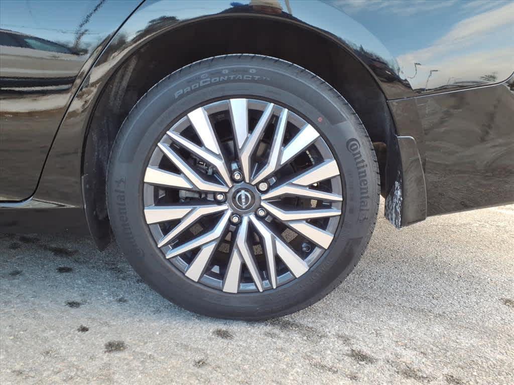 used 2023 Nissan Altima car, priced at $22,759