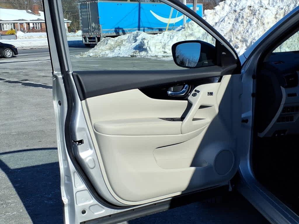 used 2022 Nissan Rogue Sport car, priced at $23,863