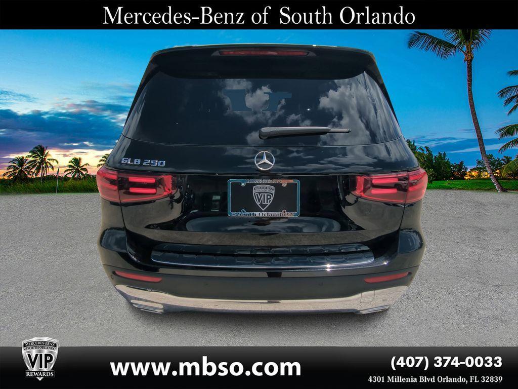 new 2025 Mercedes-Benz GLB 250 car
