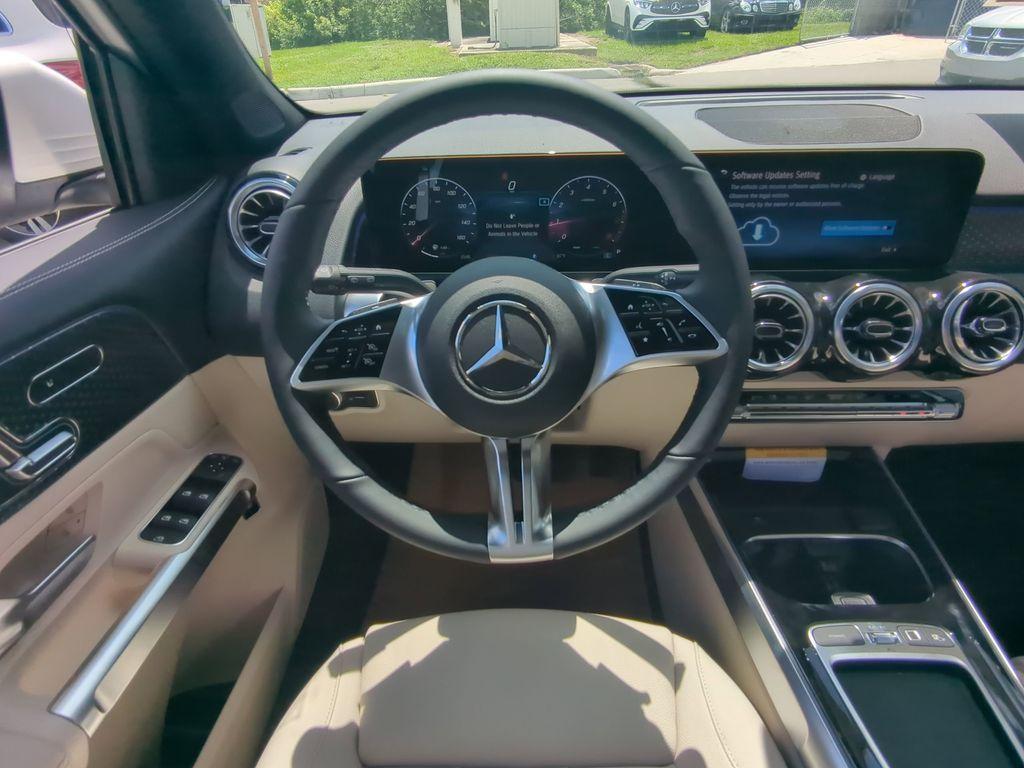 new 2025 Mercedes-Benz GLB 250 car