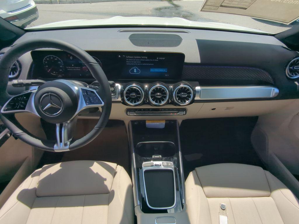 new 2025 Mercedes-Benz GLB 250 car