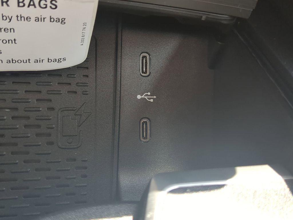 new 2025 Mercedes-Benz GLE 580 car