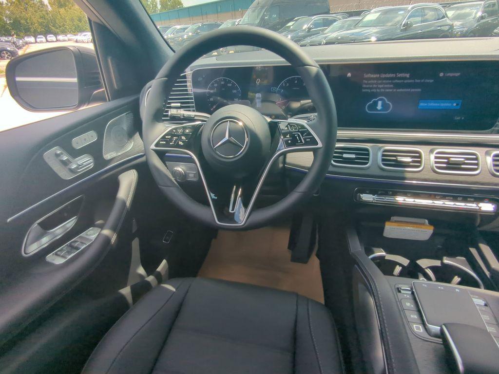 new 2025 Mercedes-Benz GLE 580 car