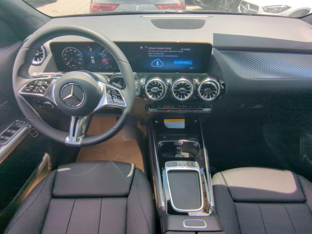 new 2025 Mercedes-Benz GLA 250 car