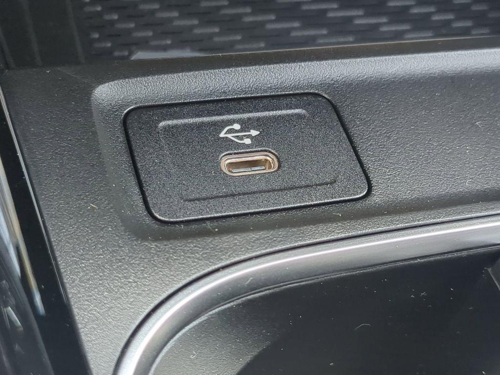 new 2025 Mercedes-Benz GLA 250 car