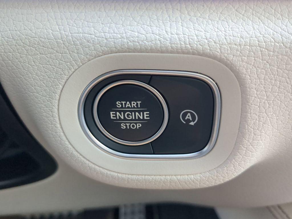 new 2026 Mercedes-Benz GLS 450 car