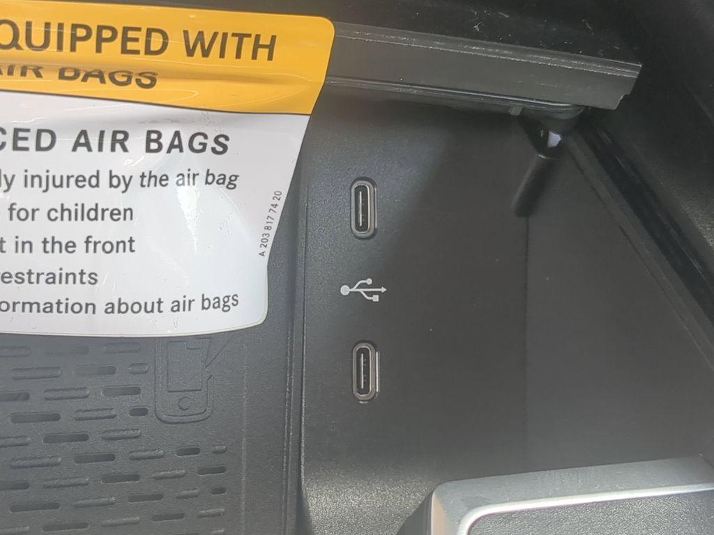 new 2025 Mercedes-Benz GLS 450 car