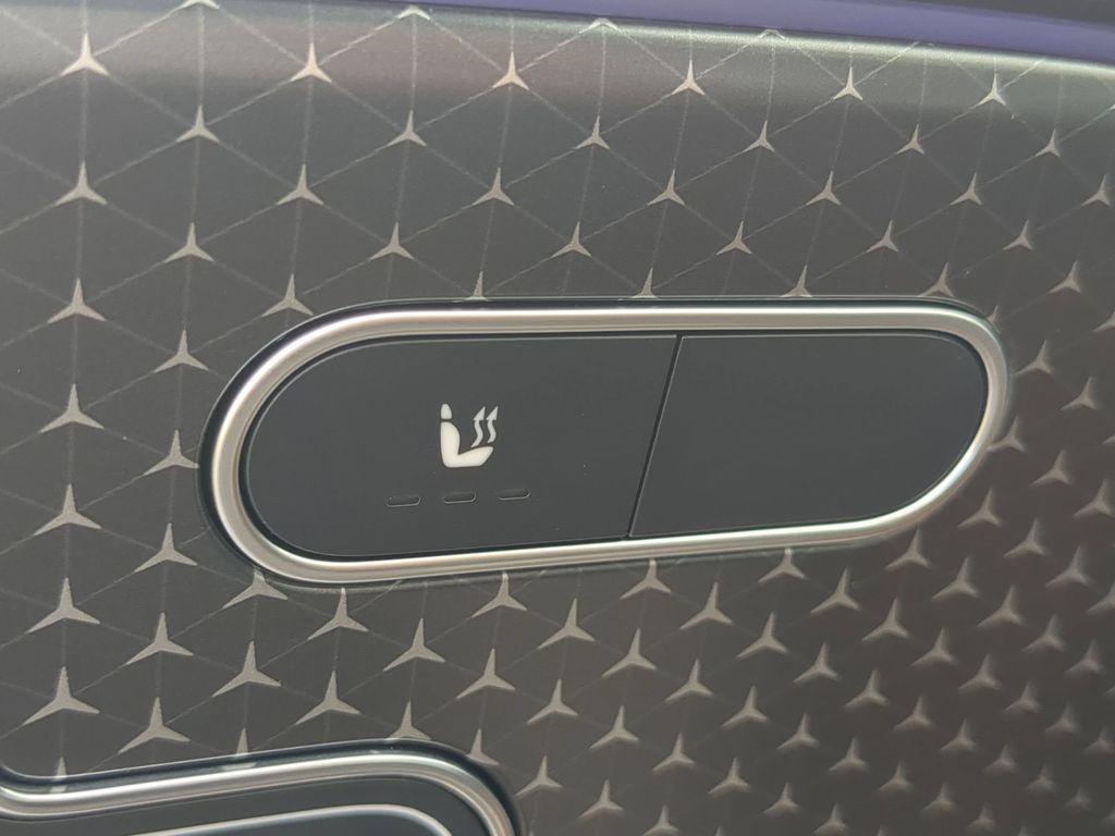 new 2025 Mercedes-Benz GLB 250 car