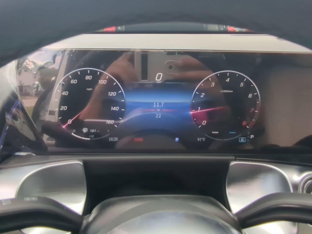 new 2025 Mercedes-Benz GLB 250 car