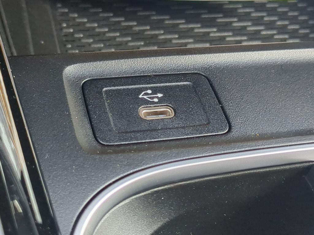 new 2025 Mercedes-Benz GLA 250 car