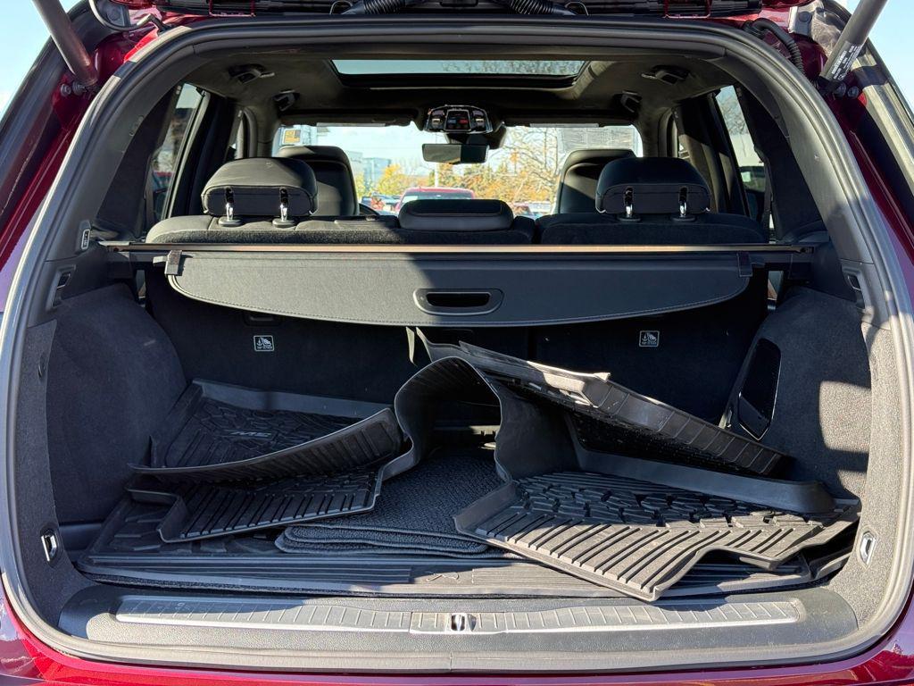 used 2023 Jeep Grand Cherokee car, priced at $40,989