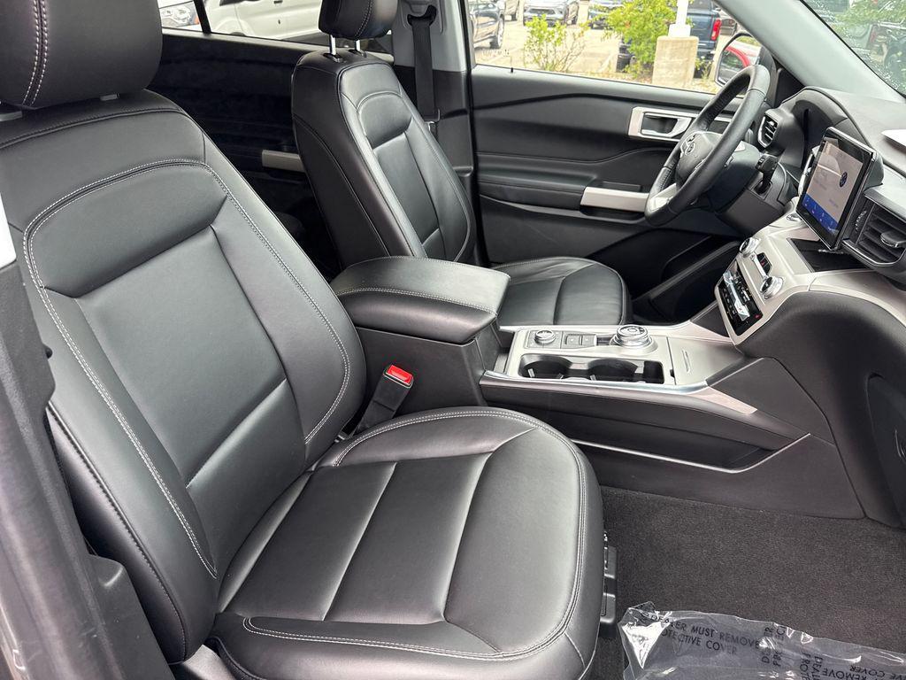 used 2024 Ford Explorer car, priced at $35,994