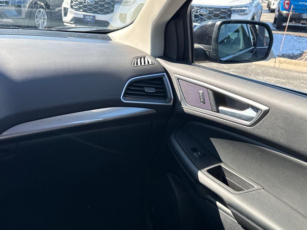 used 2024 Ford Edge car, priced at $29,998