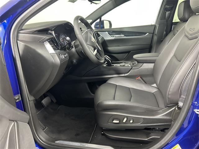 new 2025 Cadillac XT5 car, priced at $51,190