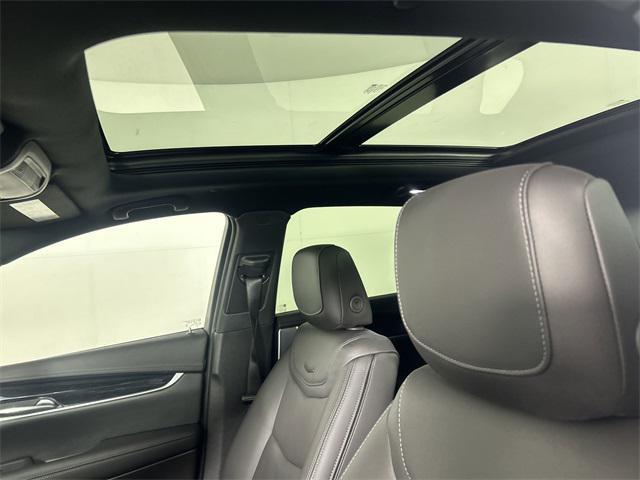 new 2025 Cadillac XT5 car, priced at $51,190