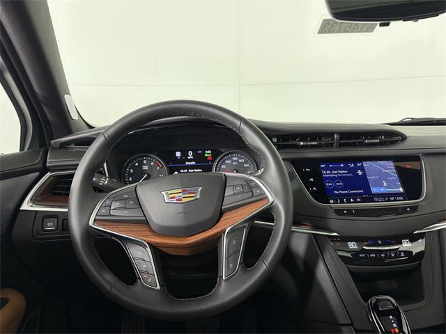 new 2025 Cadillac XT5 car, priced at $54,590