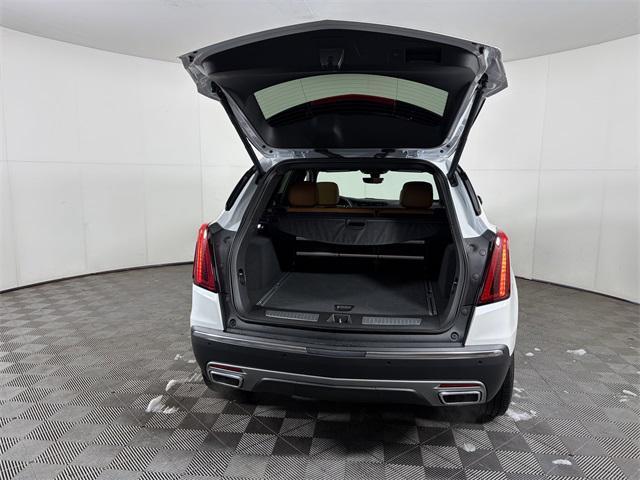 new 2025 Cadillac XT5 car, priced at $54,590