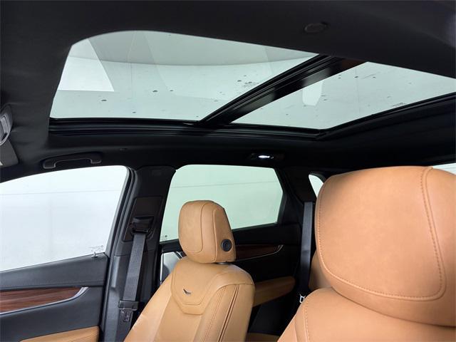 new 2025 Cadillac XT5 car, priced at $54,590