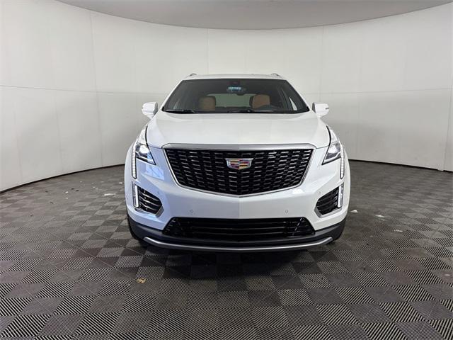new 2025 Cadillac XT5 car, priced at $54,590