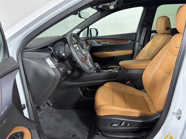 new 2025 Cadillac XT5 car, priced at $54,590