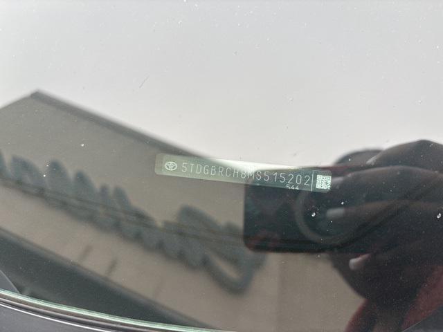 used 2021 Toyota Highlander Hybrid car