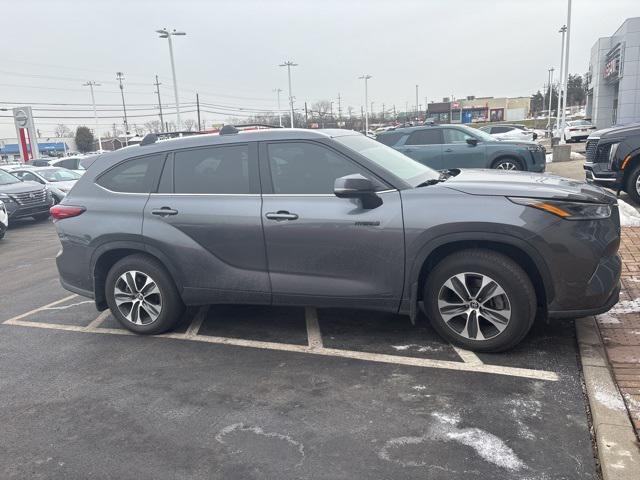 used 2021 Toyota Highlander Hybrid car