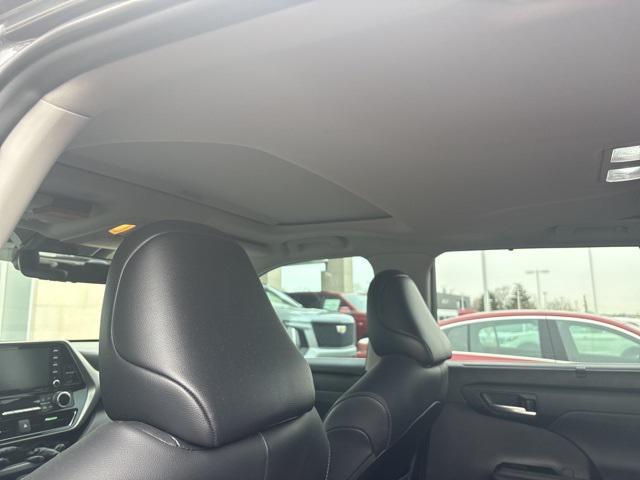 used 2021 Toyota Highlander Hybrid car