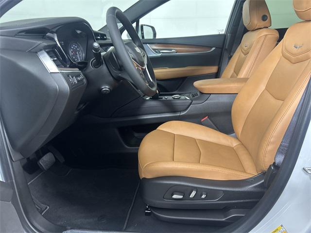 new 2025 Cadillac XT5 car, priced at $52,889