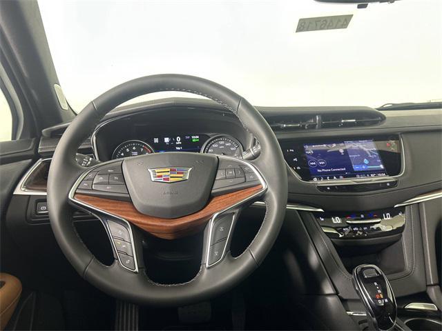 new 2025 Cadillac XT5 car, priced at $52,889