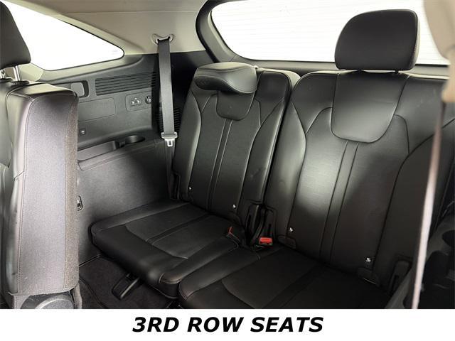 used 2024 Kia Sorento car, priced at $24,734