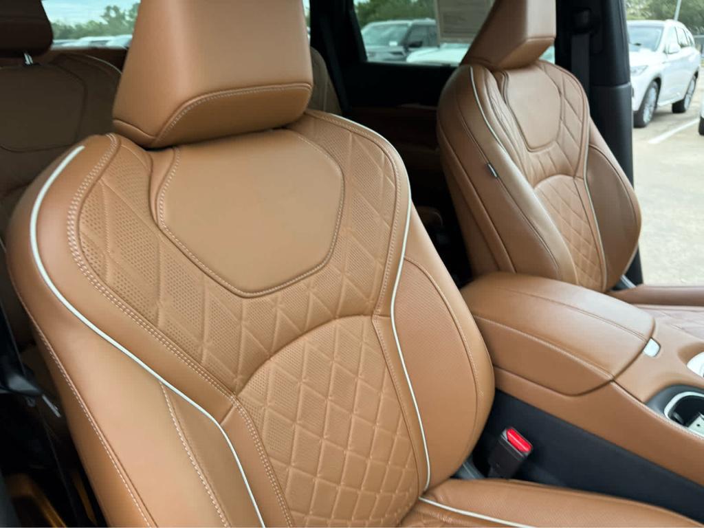 used 2025 INFINITI QX60 car, priced at $52,999