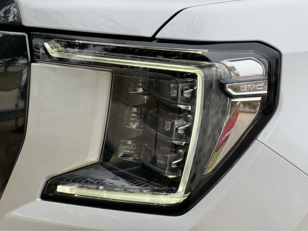 used 2024 GMC Yukon car, priced at $74,999