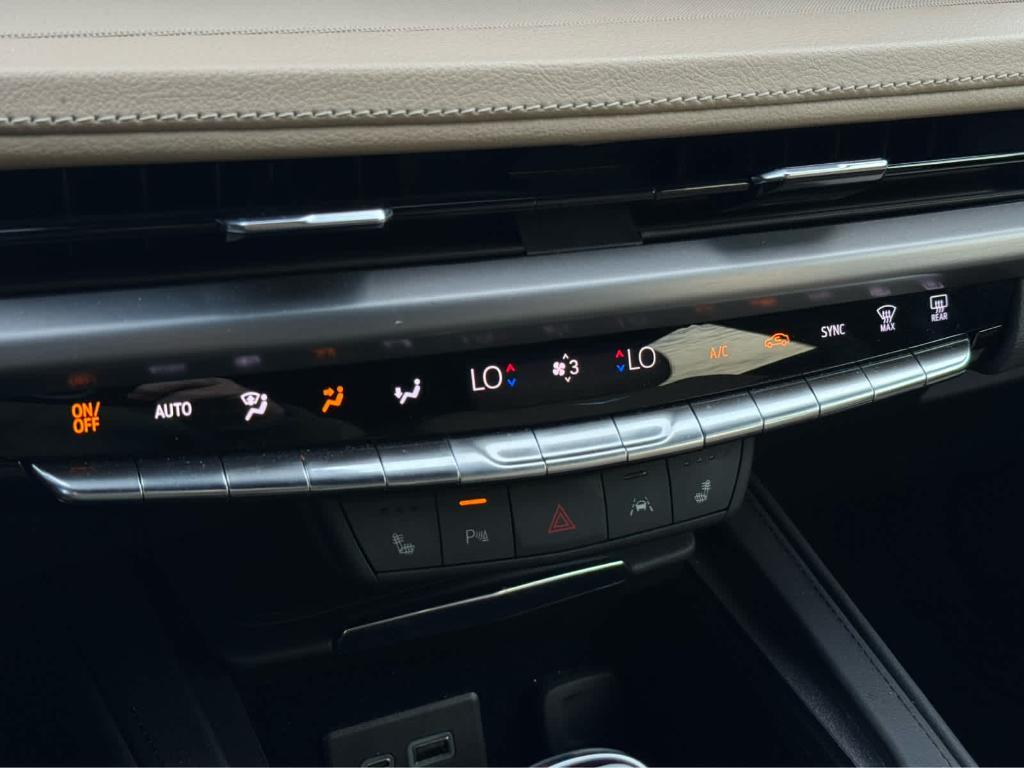 used 2024 Cadillac XT4 car, priced at $28,997