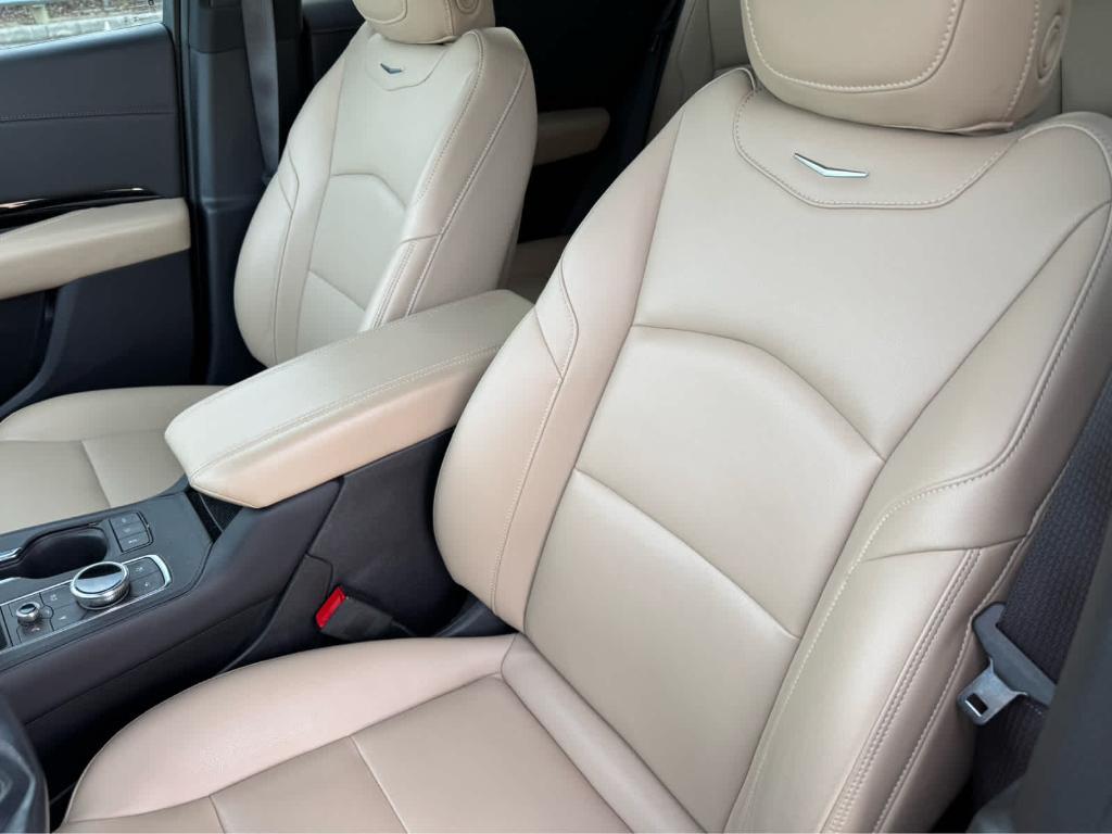 used 2024 Cadillac XT4 car, priced at $28,997