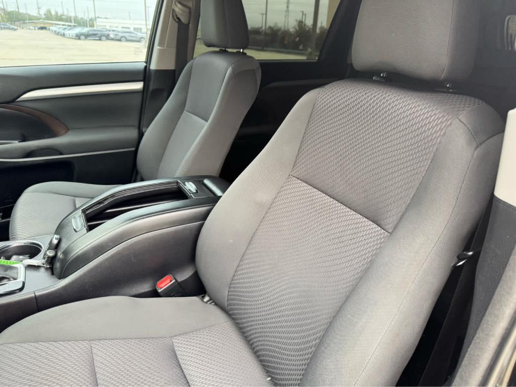 used 2018 Toyota Highlander car, priced at $18,787