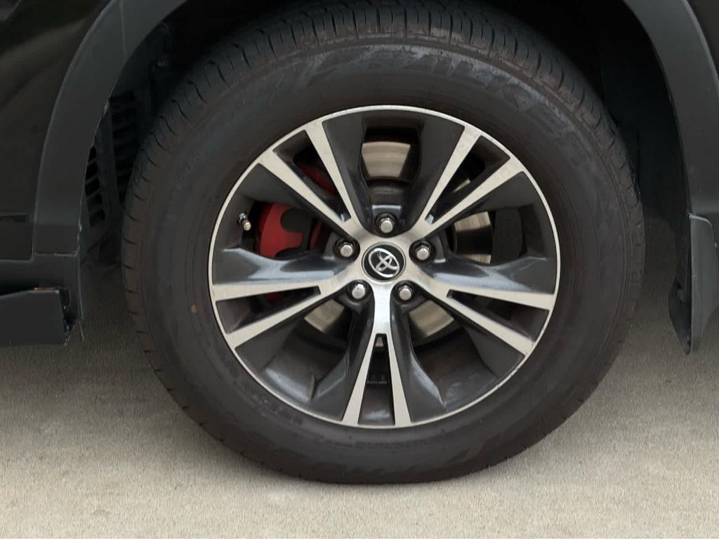 used 2018 Toyota Highlander car, priced at $18,787