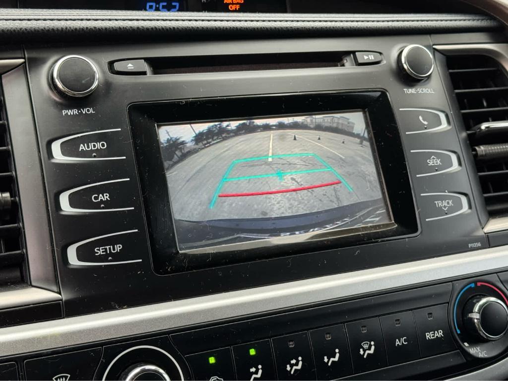 used 2018 Toyota Highlander car, priced at $18,787